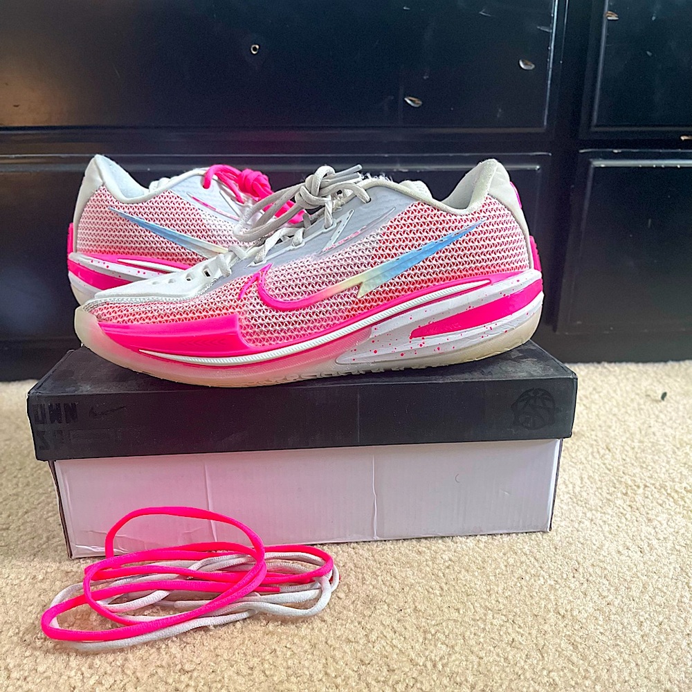 Nike Gt cut 1 ‘think pink’